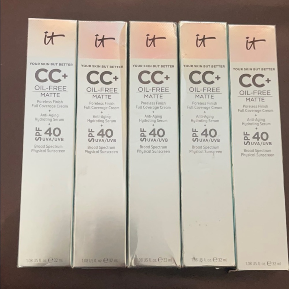 IT CC+ OIL FREE MATTE SPF 40